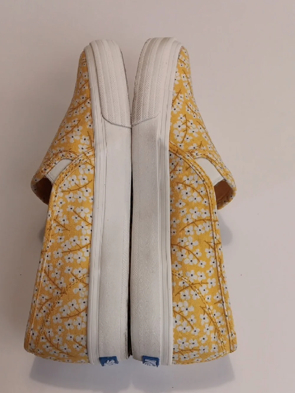 Keds Womens Double Decker Floral Yellow Daisy Floral Slip-On Sneakers Size 8